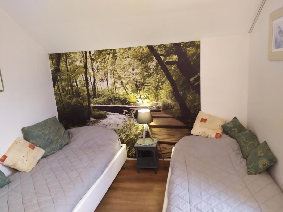 Bed and Breakfast Petit Saint Hubert 1 A 4 Personnes Velles  Экстерьер фото