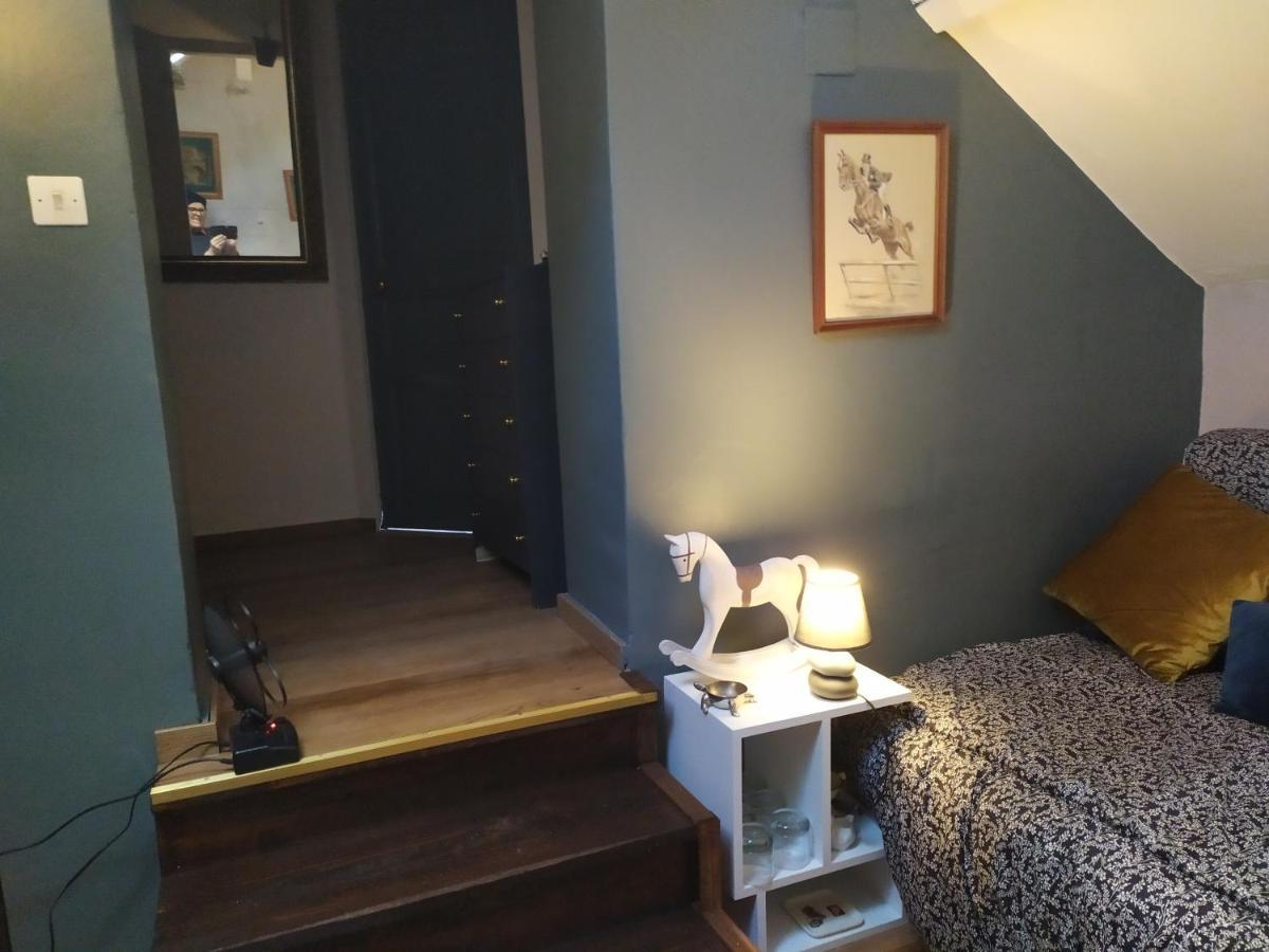 Bed and Breakfast Petit Saint Hubert 1 A 4 Personnes Velles  Экстерьер фото